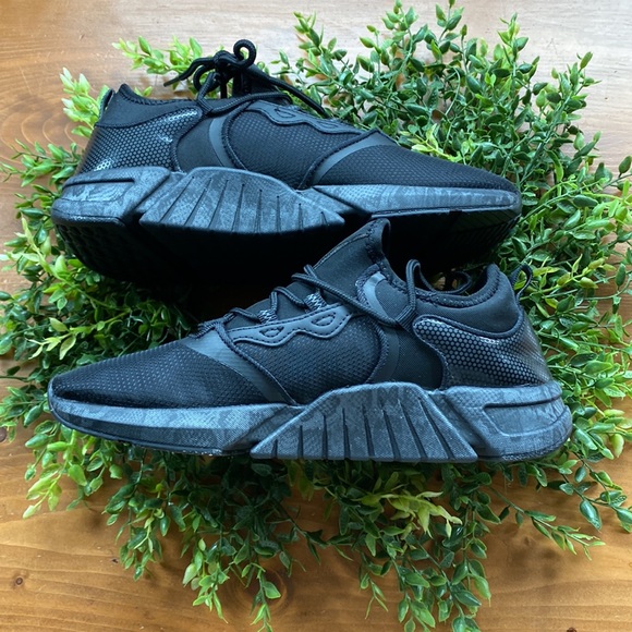 Fabletics Cambia Performance Black Sneaker 8.5 - Picture 6 of 9